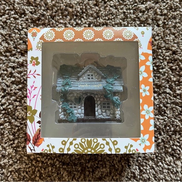 NEW Taylor Swift Evermore House of Stone Cabin Ornament - Picture 5 of 6